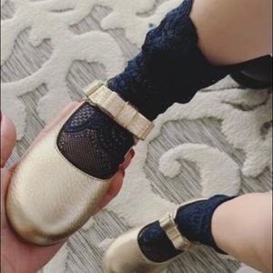 Gold little girls shoes